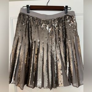 Banana Republic, Silver sequence, pleated skirt, Size 2